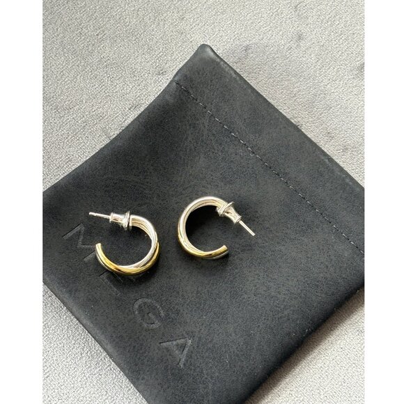 New MEGA Jewelry Crossover Hoop Earrings - Picture 5 of 5